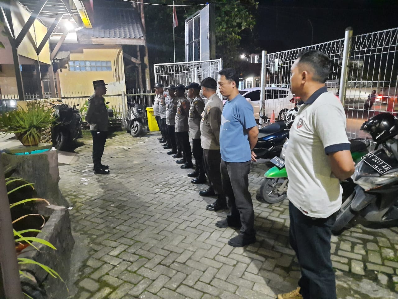 Polresta Samarinda Polsek Kawasan Pelabuhan Samarinda Gelar Cipkon Di Pelabuhan Dipimpin Waka